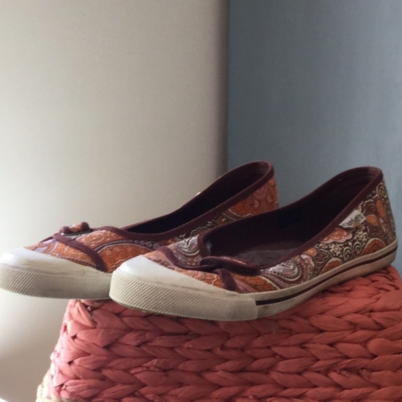 Skechers slip on shoes - Picture 2 of 7